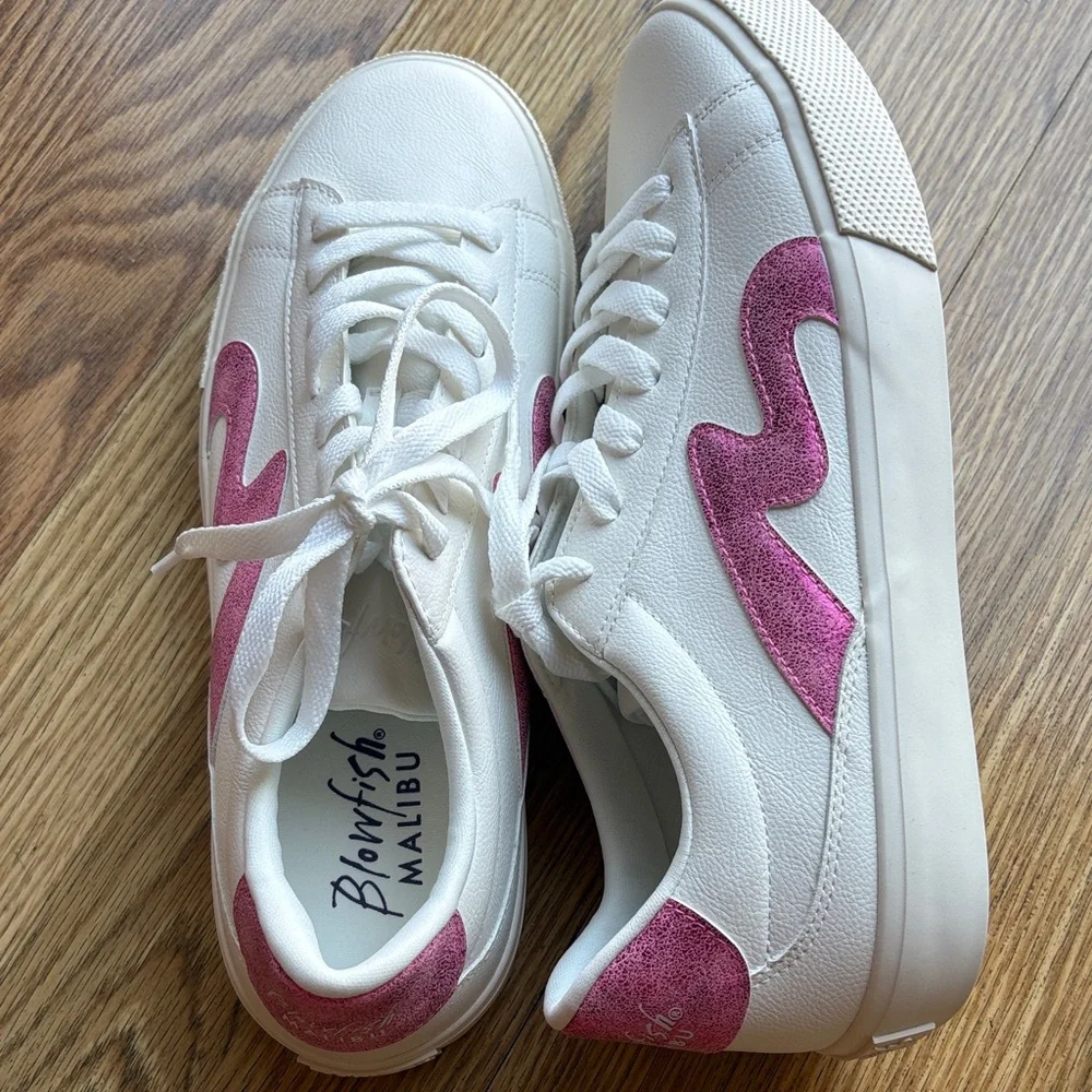 Blowfish Women's Sneakers in White and Pink - Picture 3 of 4